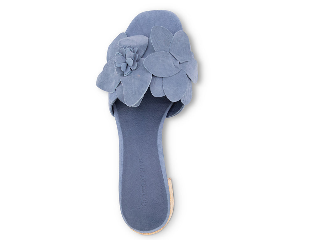 Blue suede sandal with a flower detail - view from the top