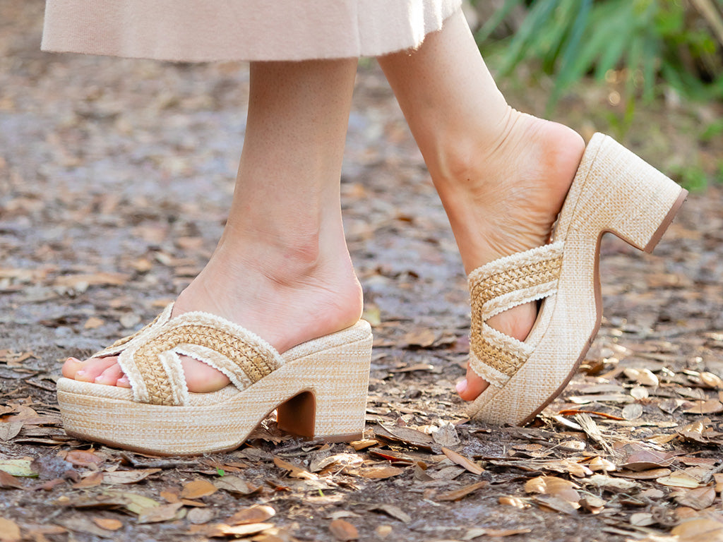 gen toast raffia platform slide on a model