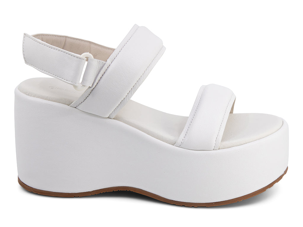 Kande_WhiteLeather_side view